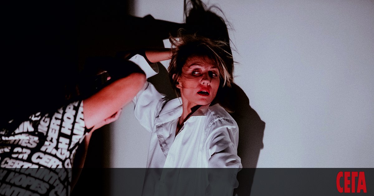 След година на дигитални излъчвания от разстояние,  3 до 21 юли