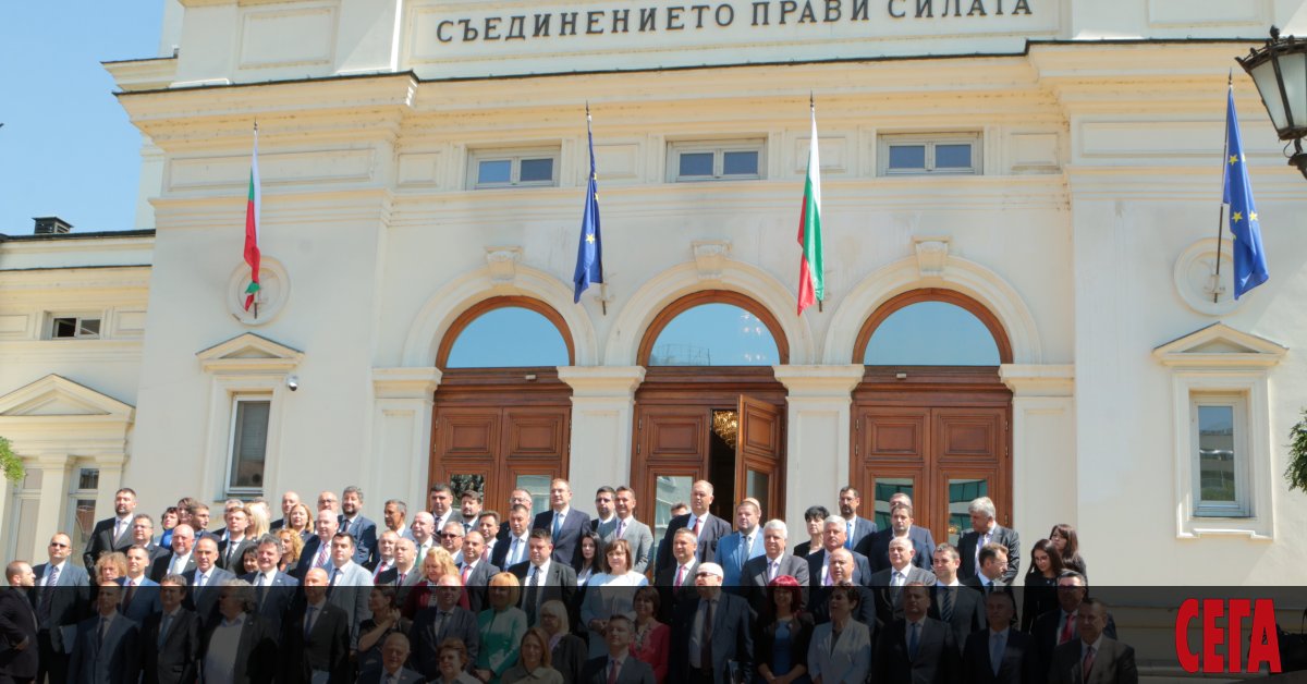 Президентът Румен Радев ще свика 47-ото Народно събрание на 1