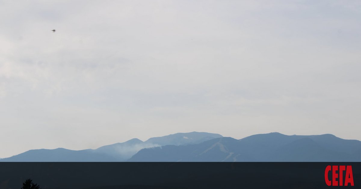 Голям пожар бушува в Рила от вчера. Засегнат е посещаваният