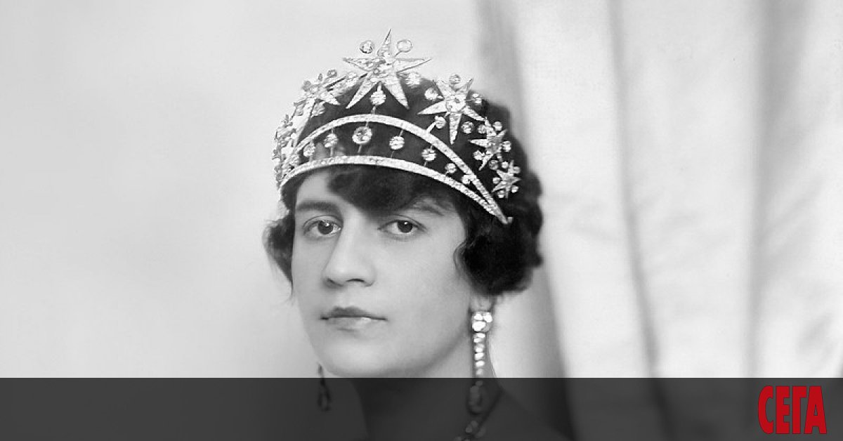 Когато Аманула Хан поема властта през 1919 г., съпругата му