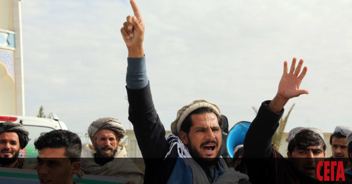 Талибаните превзеха град Газни, каза пред AФП старши местен депутат,