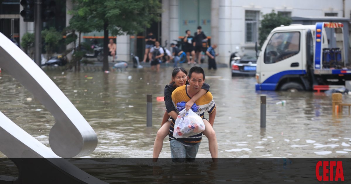 Над 1,76 милиона души са били засегнати от тежките наводнения