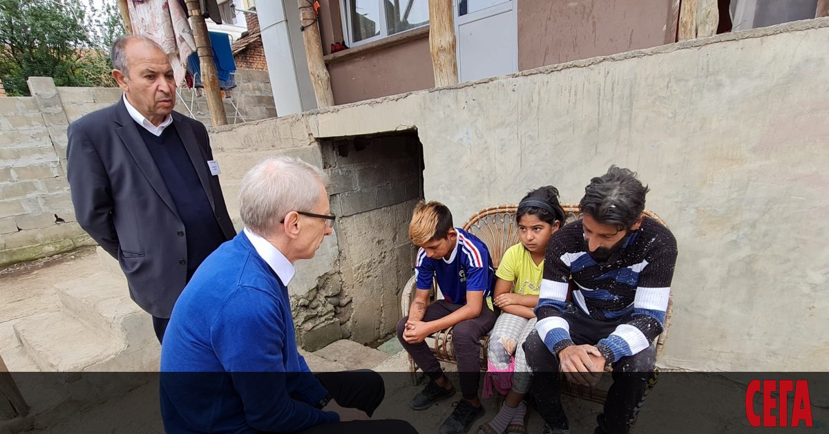 Министърът на образованието и науката проф. Николай Денков днес се