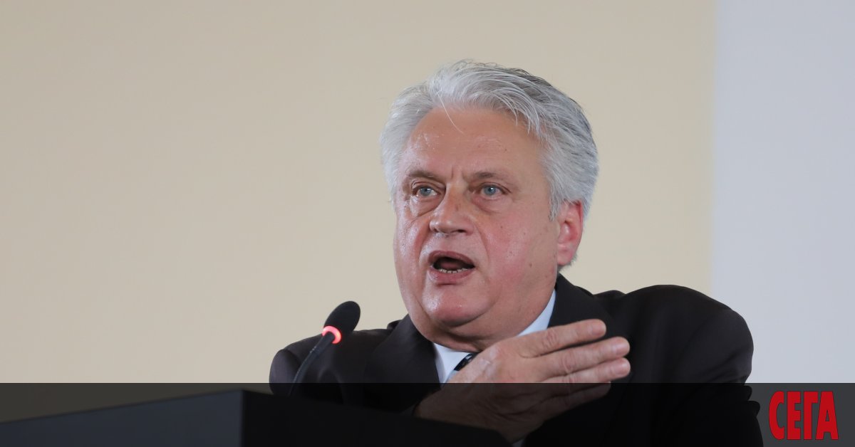 Всяка седмица събирам и ДАНС, и Бойко Рашков и им