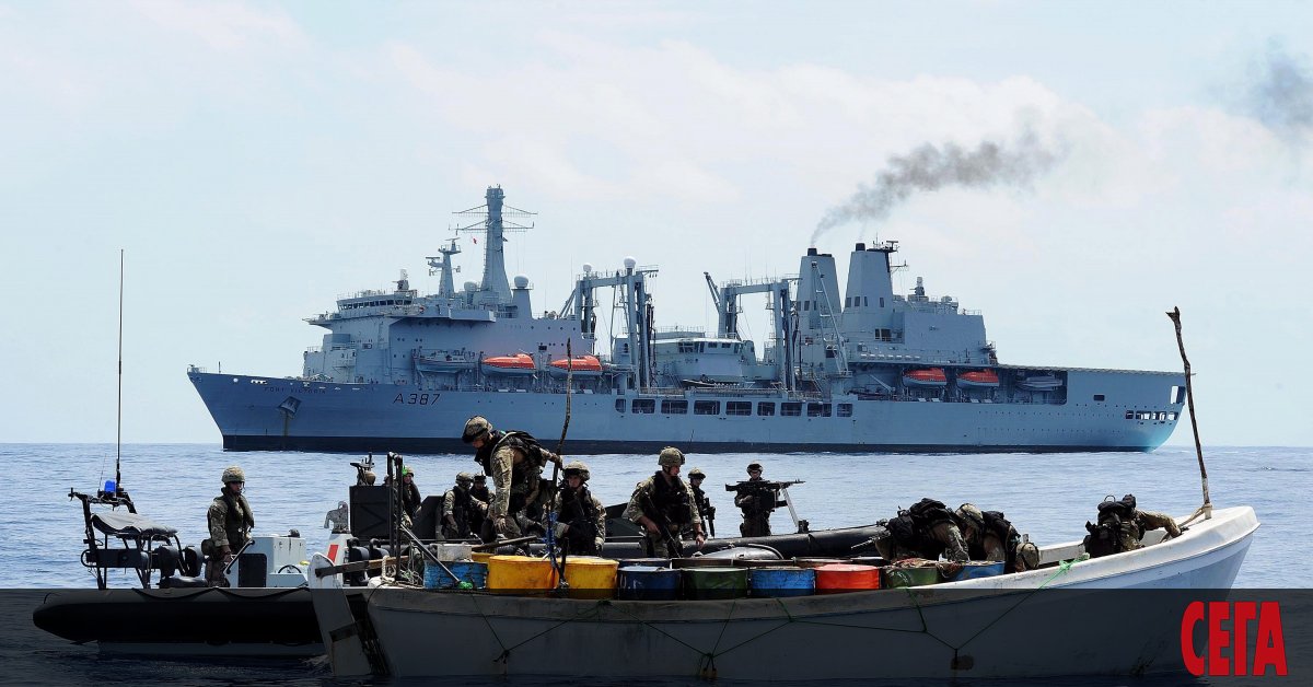 Иранските военноморски сили са предотвратили пиратска атака срещу ирански петролен
