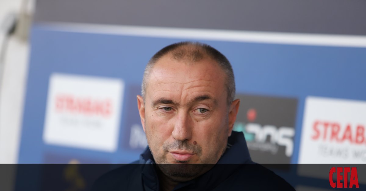 Треньорът на Левски Станимир Стоилов заяви, че е настоял пред