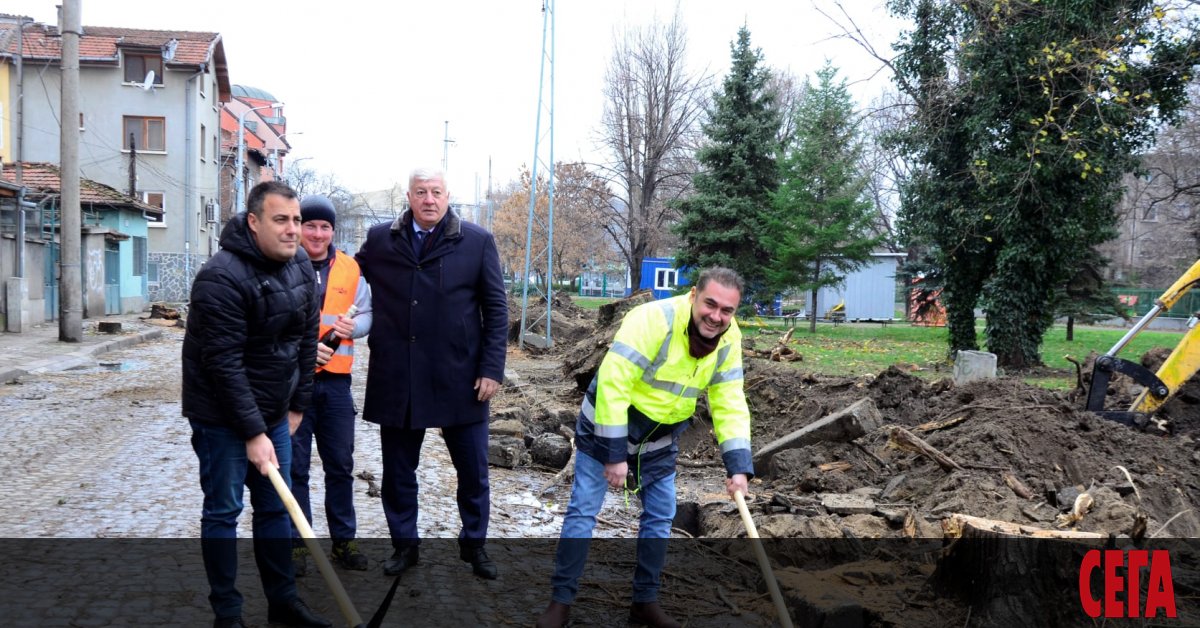 Тежка 2022-а предстои за пловдивския кмет Здравко Димитров. След като