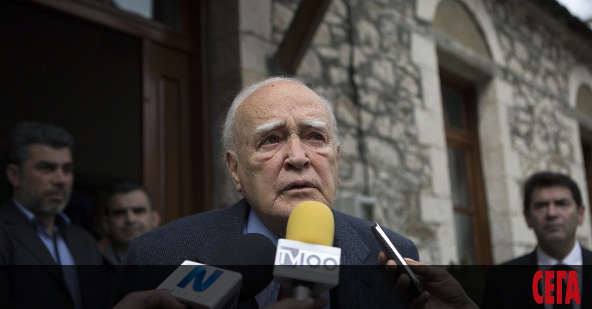 Бившият президент на Република Гърция Каролос Папуляс почина в неделя
