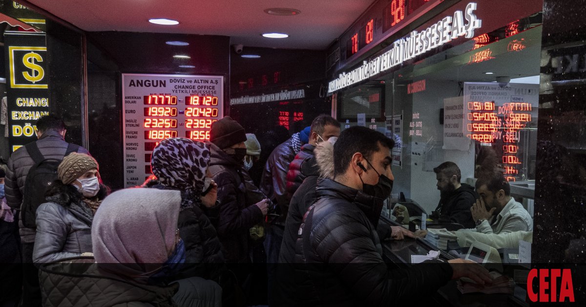 В четвъртък валутната криза в Турция се превърна все повече