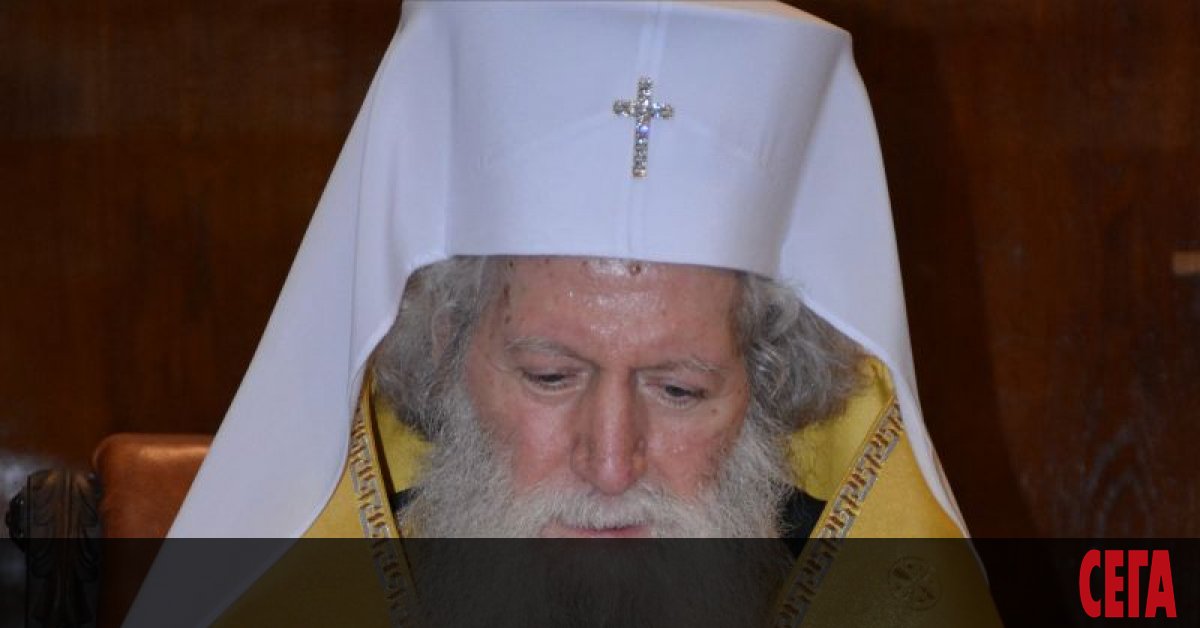 Патриарх Неофит отслужва празнично богослужение в катедралата Св.Александър Невски. Премиерът