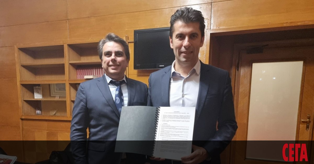 Днес в 10 часа президентът Радев ще връчи проучвателен мандат за