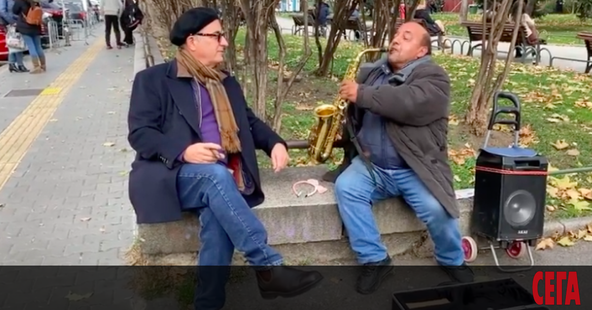 Докато се разхождах в центъра на София, позната мелодия ме