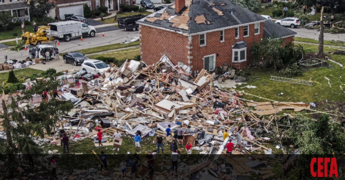 Мощни торнада в САЩ отнеха живота на поне 90 човека, съобщи