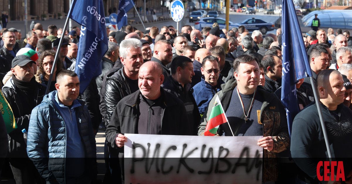 Хиляди полицейски служители ще излязат на протест днес в столицата