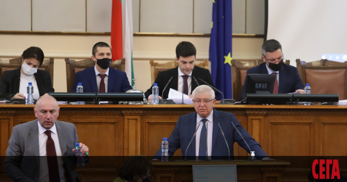 Дебатите при второто четене на държавния бюджет за 2022 г.