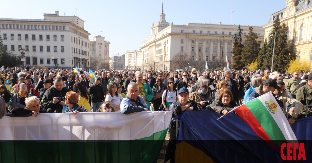 Мирните шествия и демонстрации в подкрепа на Украйна, които събраха