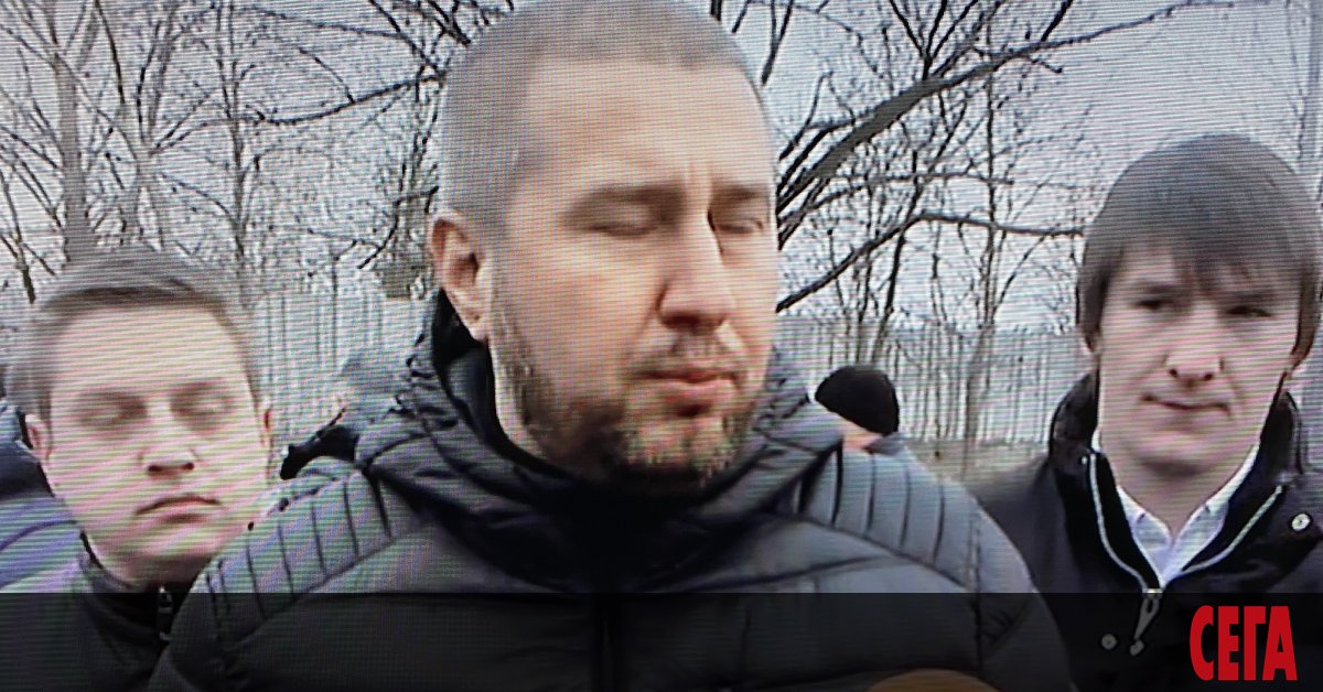 Още в ранни зори депутати и симпатизанти на ГЕРБ започнаха