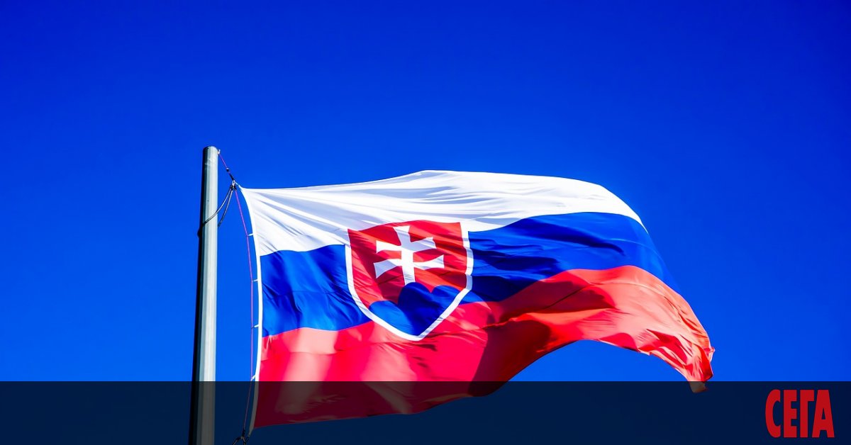 Словакия изгони трима руски дипломати, съобщава агенция РИА Новости.Руските дипломати