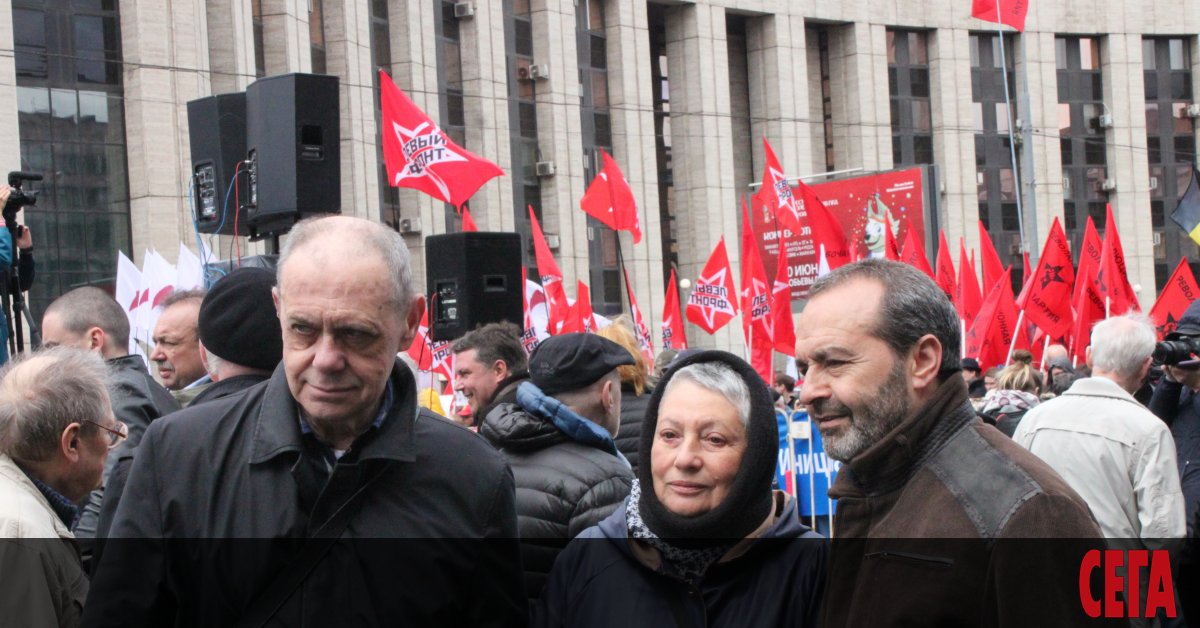 Людмила Улицка се присъедини към вълната руски културни дейци, които