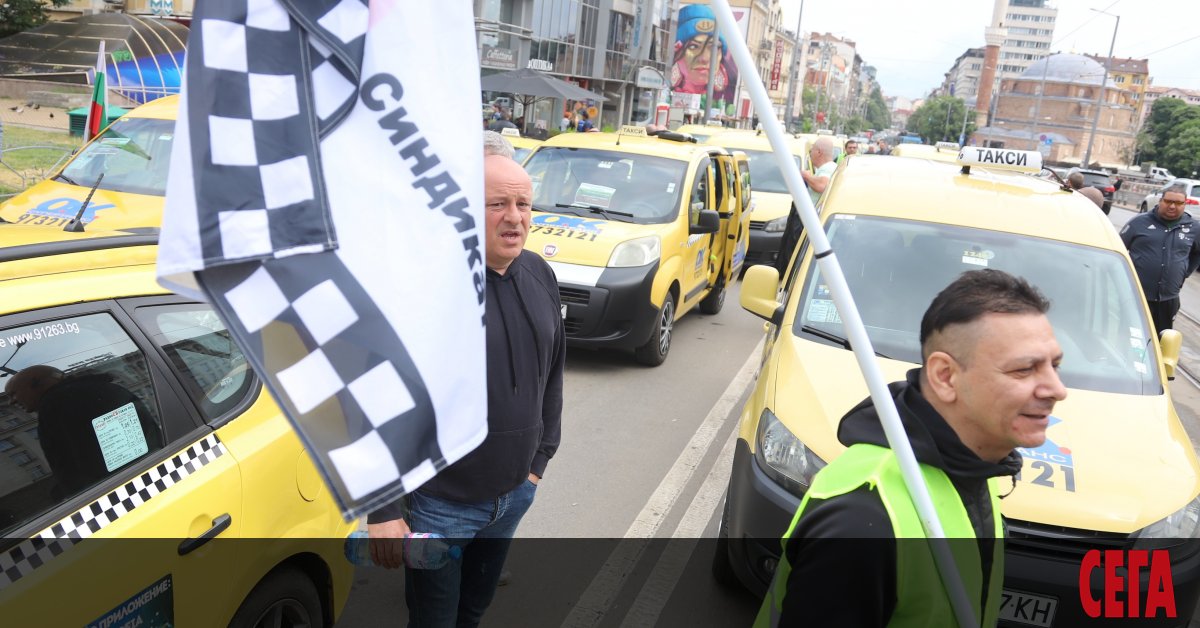 Като за пореден път се оправдават с пандемията, управляващите в