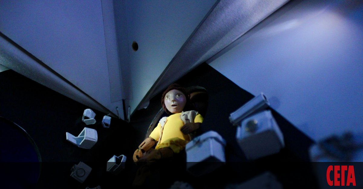 Изкуството да разказваш големи истории в малки кутии, заместител на