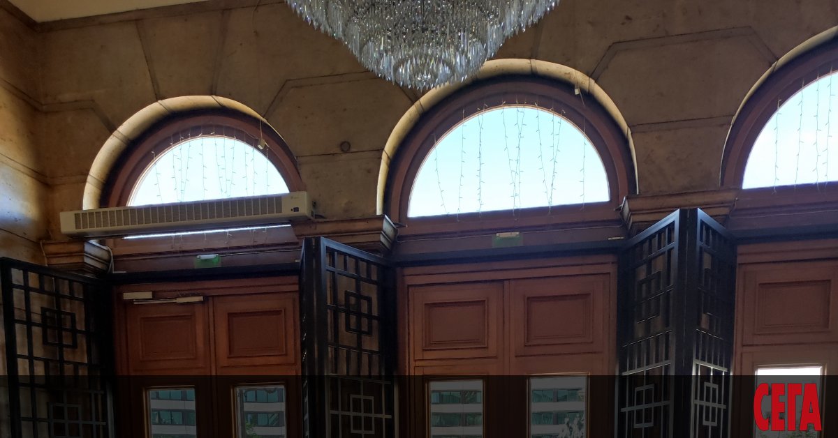 В Народното събрание изглежда се чувстват все по-заплашени от външна