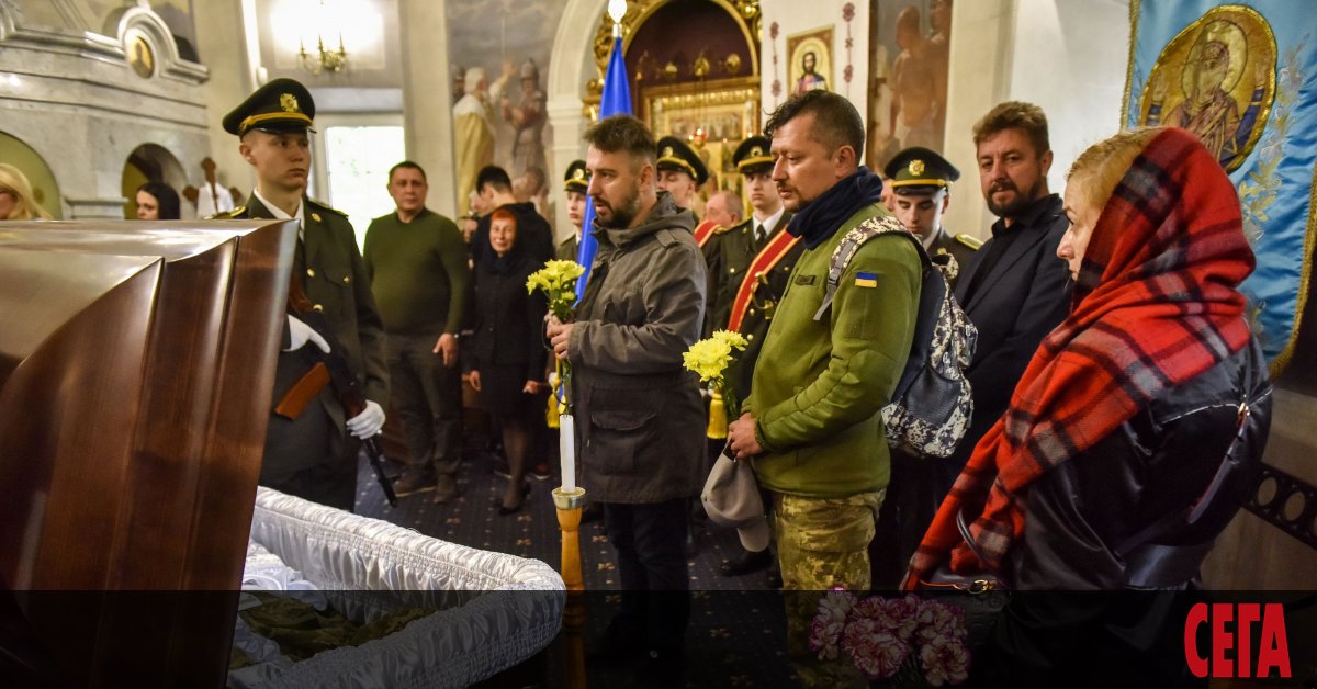 Близо 1300 тела на убити цивилни са открити в района