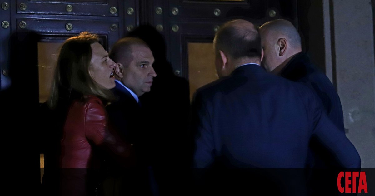 Управляващите проведоха коалиционен съвет вчера малко преди полунощ. Представителите на