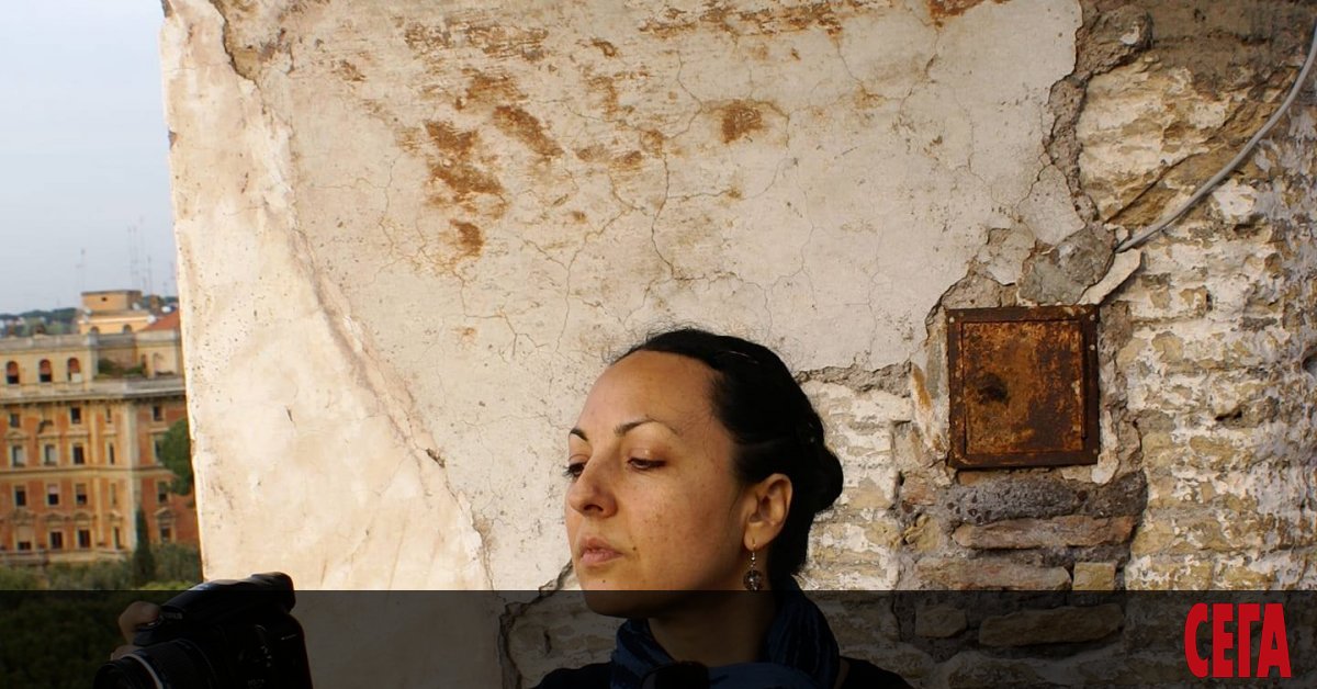 Йорданка Белева е родена през 1977 г. в гр. Тервел.