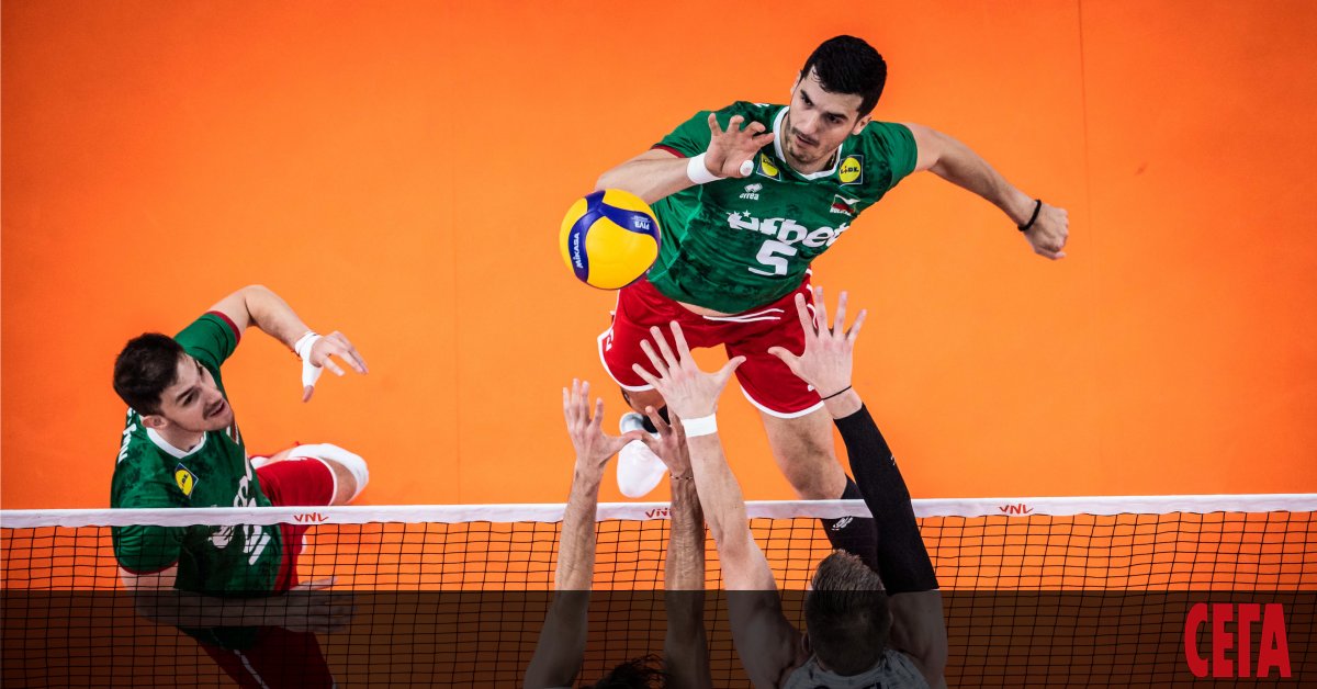 Българският национален отбор по волейбол се бори до последно, но