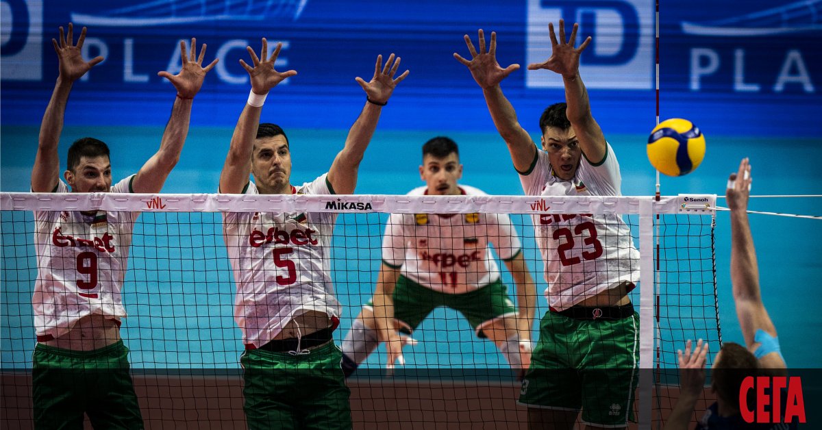 Българският национален отбор по волейбол спечели убедително първия гейм, но