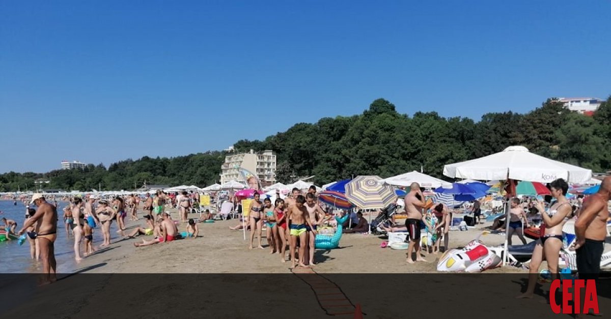 Над 17 000 ученици и учители от 592 училища във