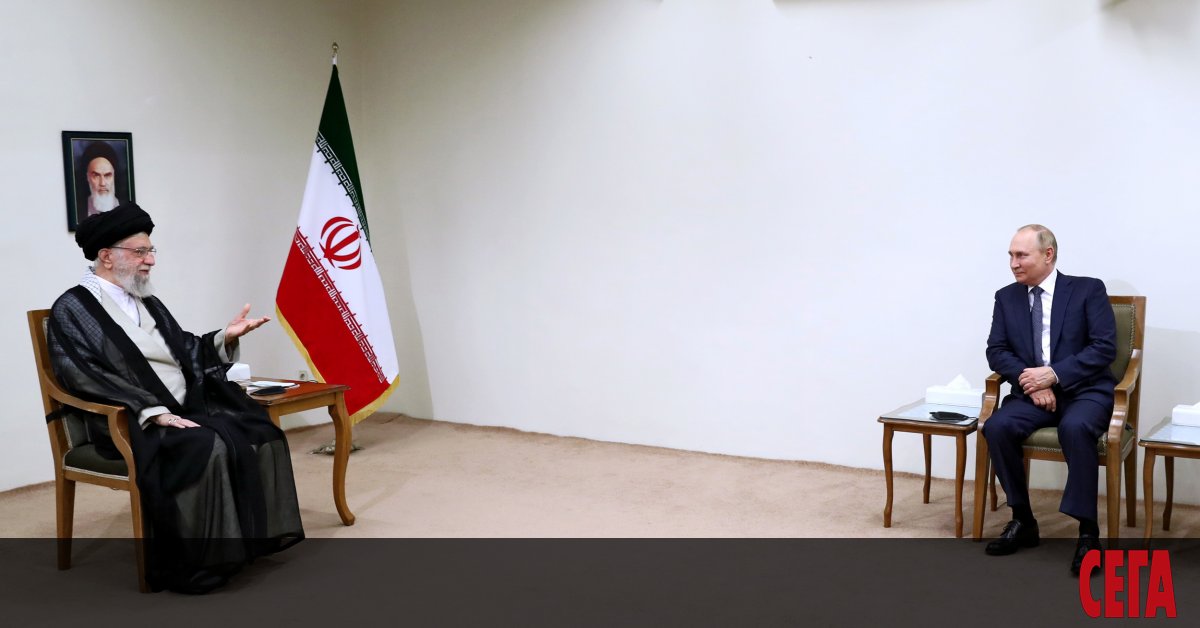 Президентът на Русия Владимир Путин пристигна в Техеран за три