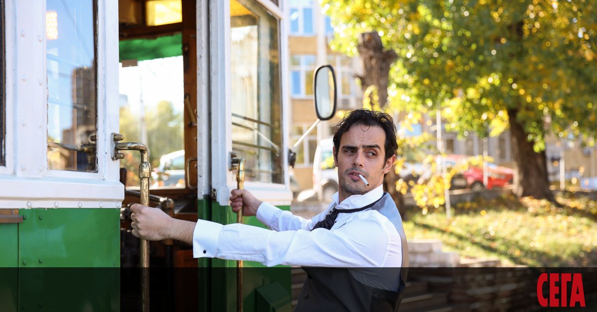 Често наричат Никола Хаджитанев принца на българския балет. Като премиер-солист