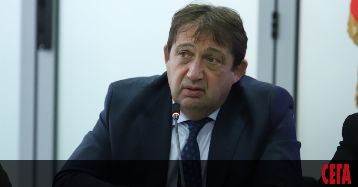 Проблемът с пътните строители не е нито в сключените договори,