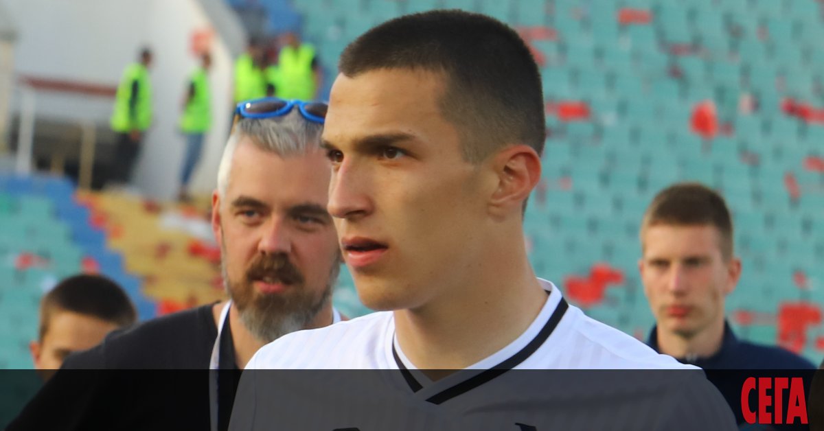 Младият вратар на Левски Пламен Андреев (17 г.) получи голямо