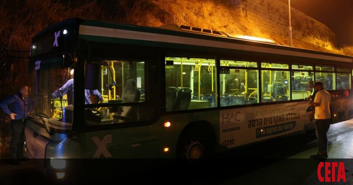 Неизвестен откри огън по автобус в Ерусалим, при атаката седем души