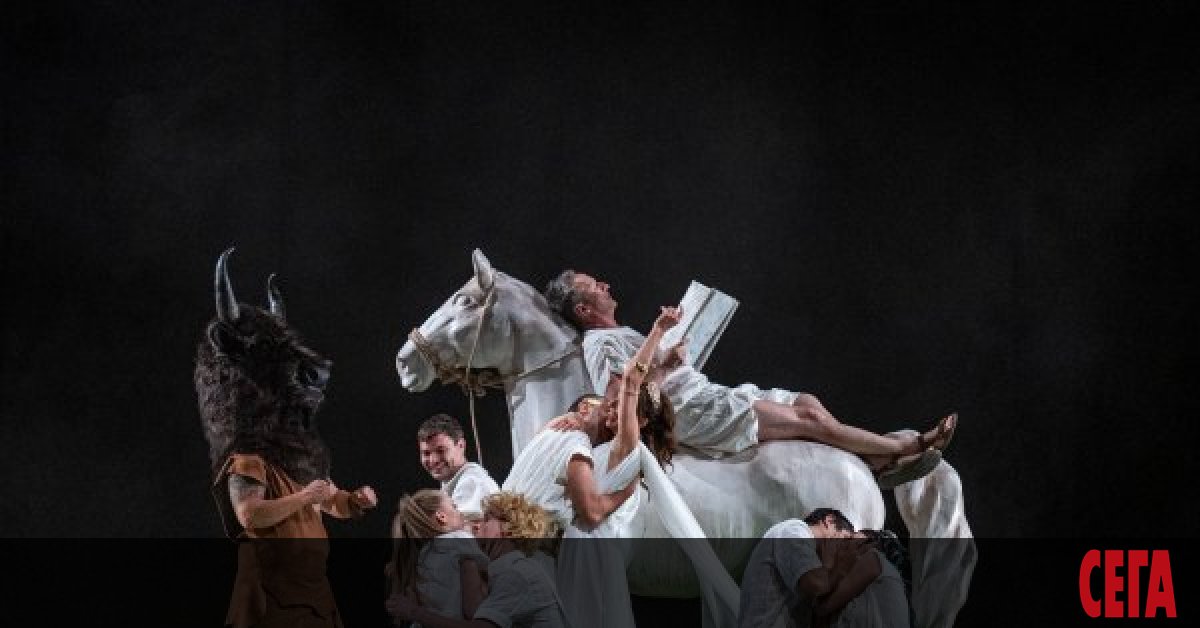 С премиера на спектакъла на проф. Пламен Марков Вампир по