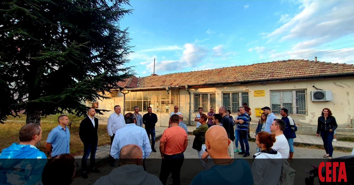 Колкото и виртуален да е напоследък животът, без реални хора