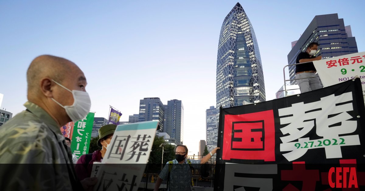 Вицепрезидентът на САЩ Камала Харис, индийският премиер Нарендра Моди и британският