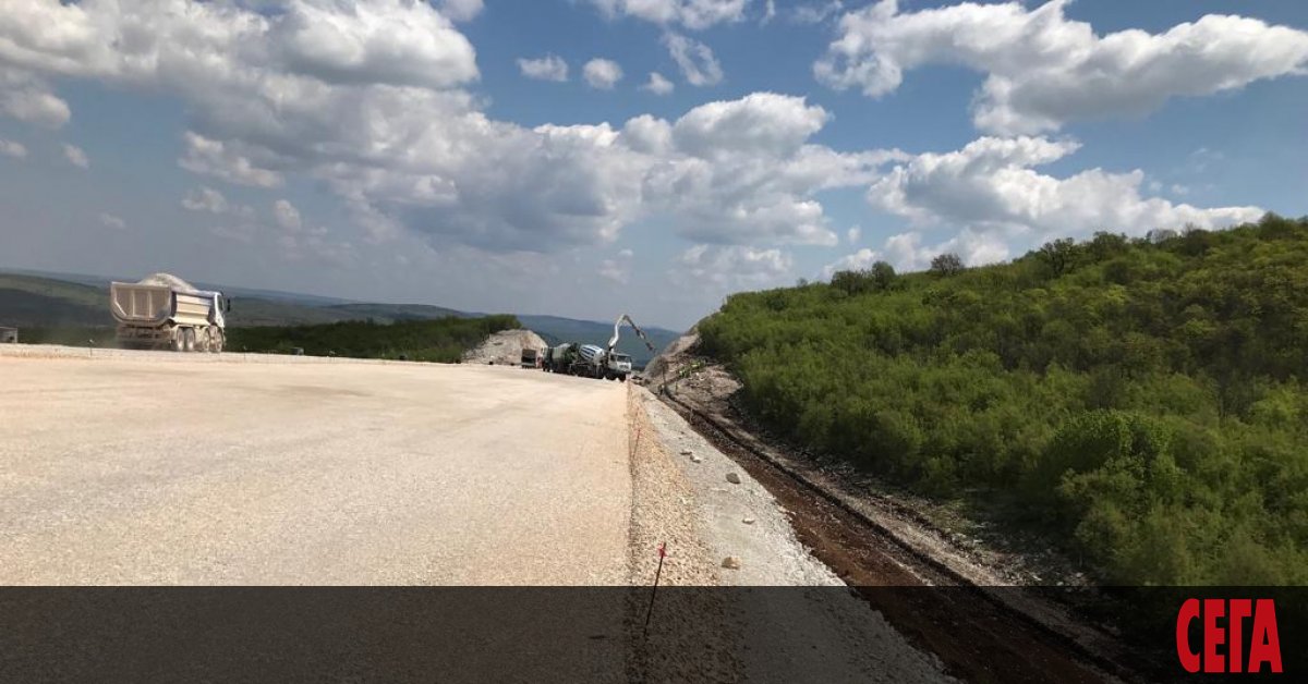 Още почти 35 млн. наляха в бездънния инхаус на Хемус“.