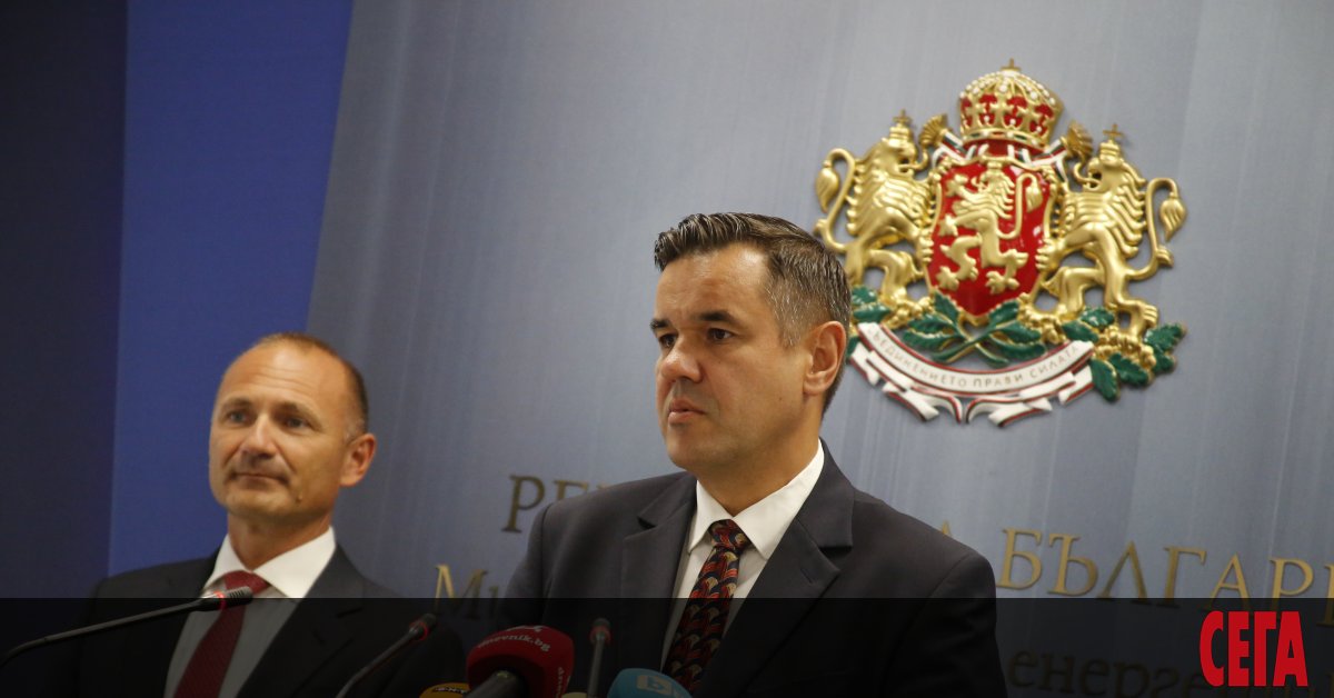 Служебният кабинет, който тръгна с насаждане на паника и с