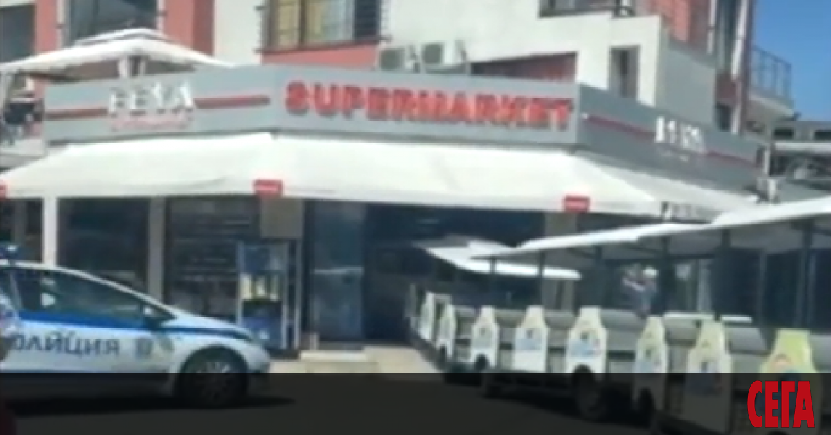 Атракционно влакче се вряза в магазин в Слънчев бряг, събщи