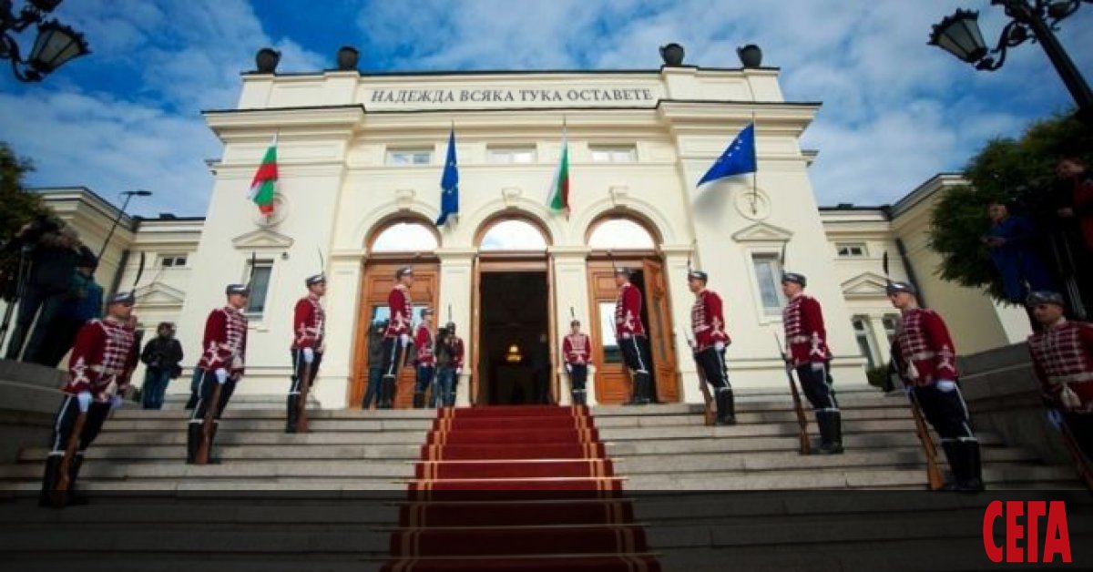 Стартиралият 48-и парламент има незавидната възможност да се превърне в най-яловото творение