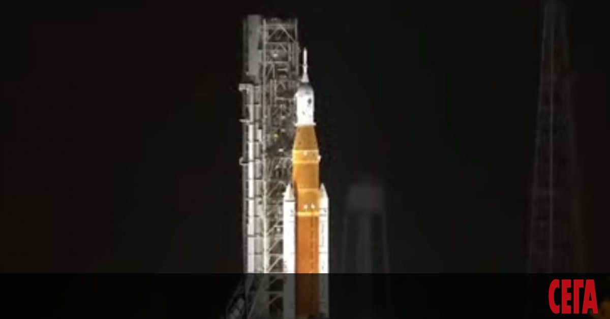 НАСА ще опита да изстреля днес най-новата си свръхтежка ракета