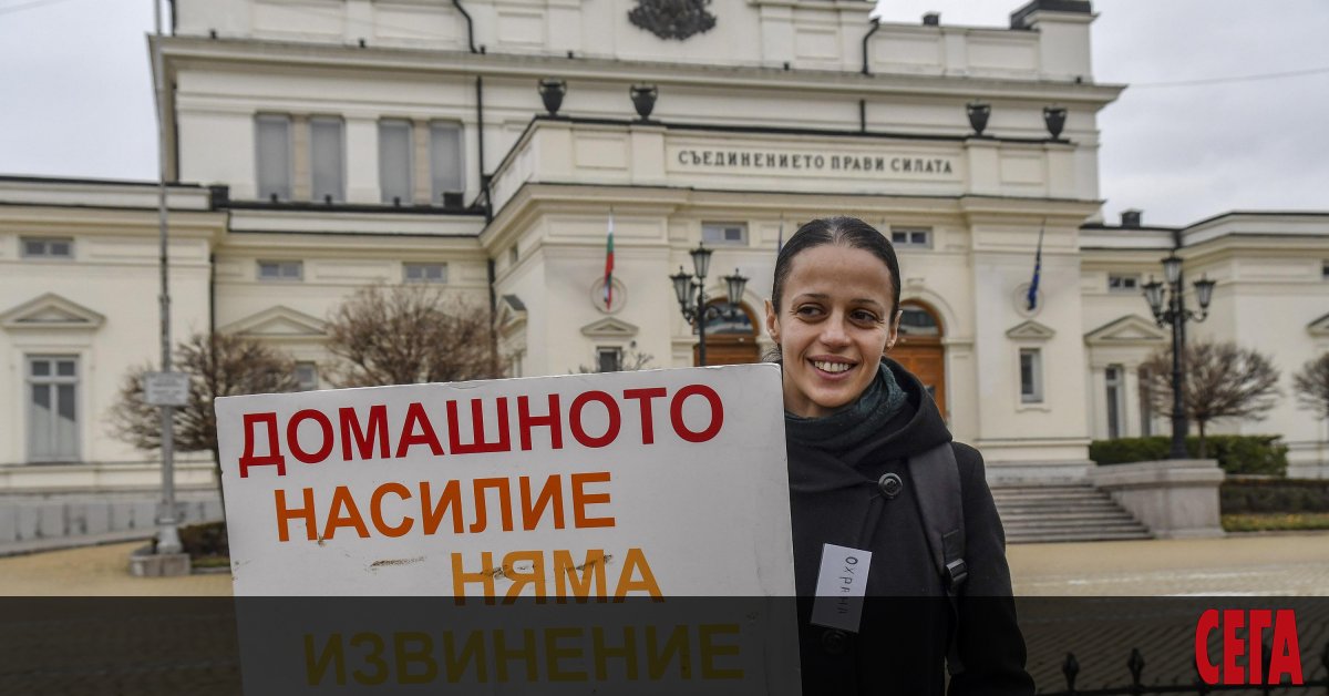 Всяка трета жена на възраст 18 - 29 г. е