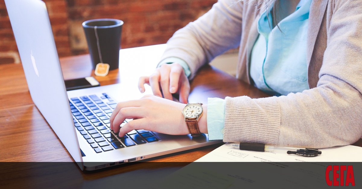 Учащите да не представят уверения, че са студенти или докторанти