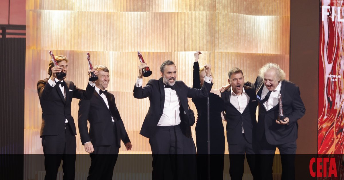 Идиотският триъгълник (това е заглавието, с което се прожектира в