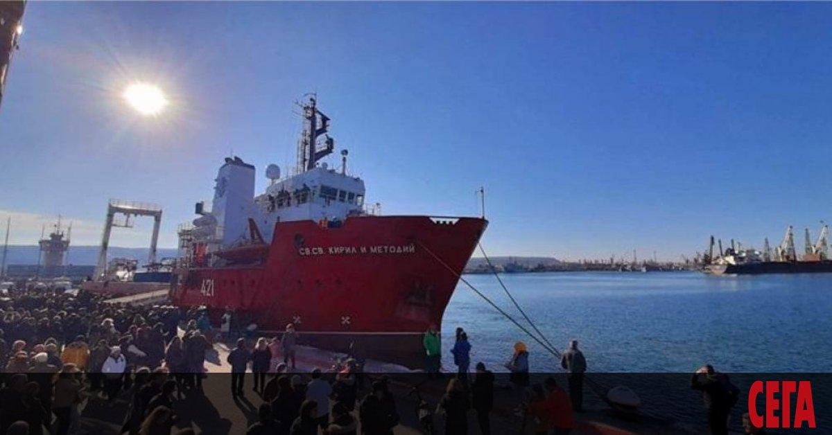 На добро време и попътен вятър се радва до момента