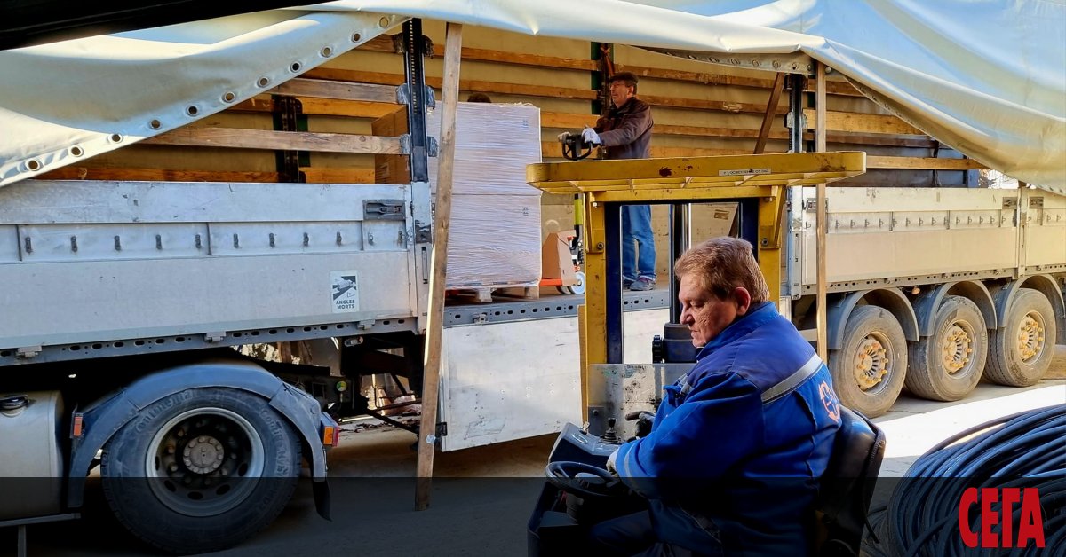 137 генератори потеглиха с два камиона от Пловдив към Одеса,